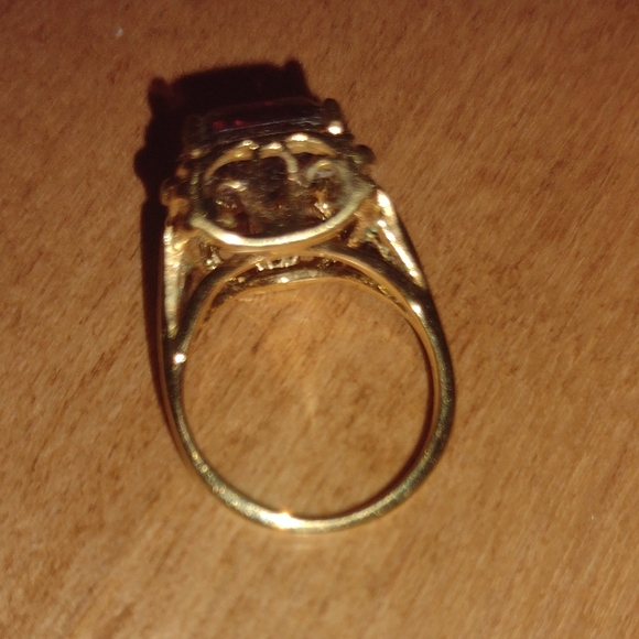 Beautiful dinner ring - Picture 3 of 6